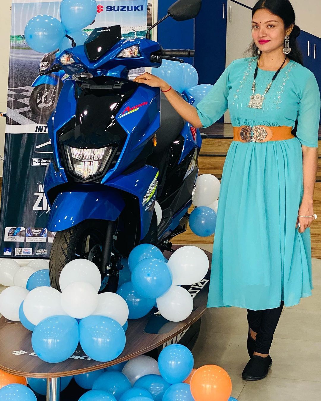 രാജകുമാരിയെപ്പോലെ.... സുന്ദരി: സാരിയില്‍ തിളങ്ങി സൂര്യ ജെ മേനോന്‍ ചിത്രങ്ങള്‍ വൈറല്‍