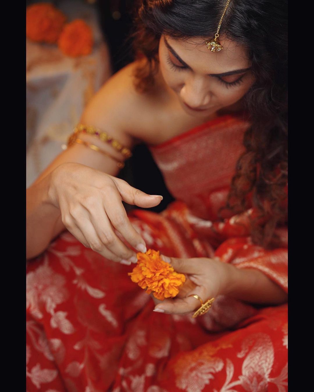 സാരിയില്‍ ഗ്ലാമറസ് സുന്ദരിയായി തിളങ്ങി മഡോണ: വൈറലായി പുതിയ ചിത്രങ്ങള്‍ വൈറല്‍ 