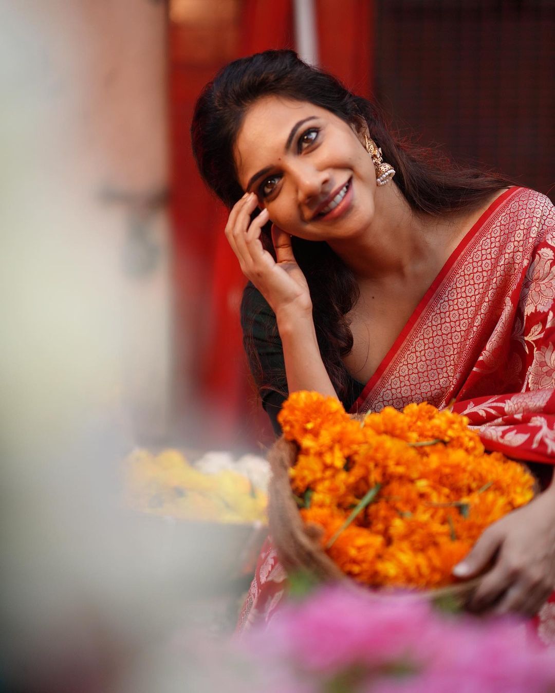 സാരിയില്‍ ഗ്ലാമറസ് സുന്ദരിയായി തിളങ്ങി മഡോണ: വൈറലായി പുതിയ ചിത്രങ്ങള്‍ വൈറല്‍ 