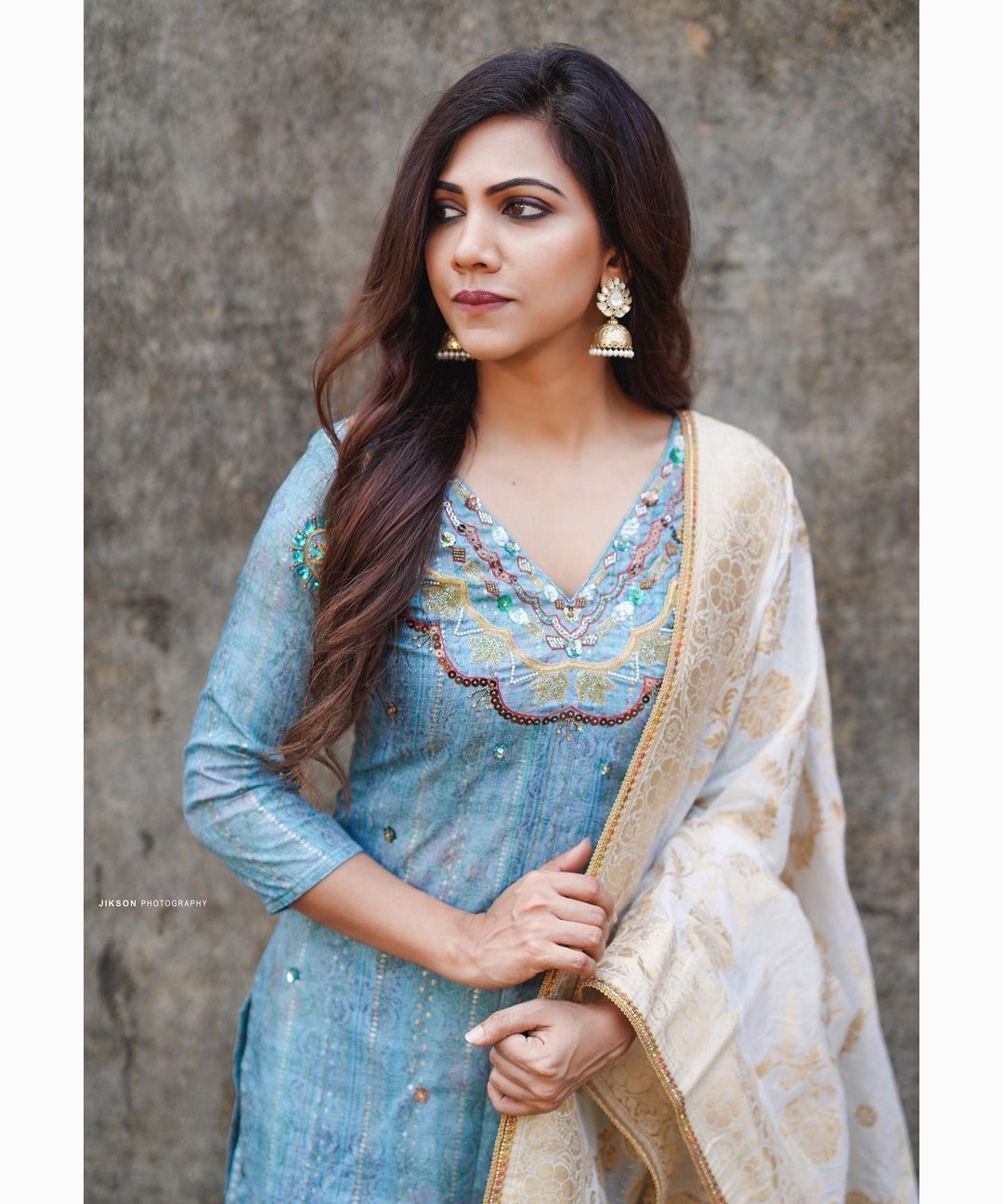 സാരിയില്‍ ഗ്ലാമറസ് സുന്ദരിയായി തിളങ്ങി മഡോണ: വൈറലായി പുതിയ ചിത്രങ്ങള്‍ വൈറല്‍ 