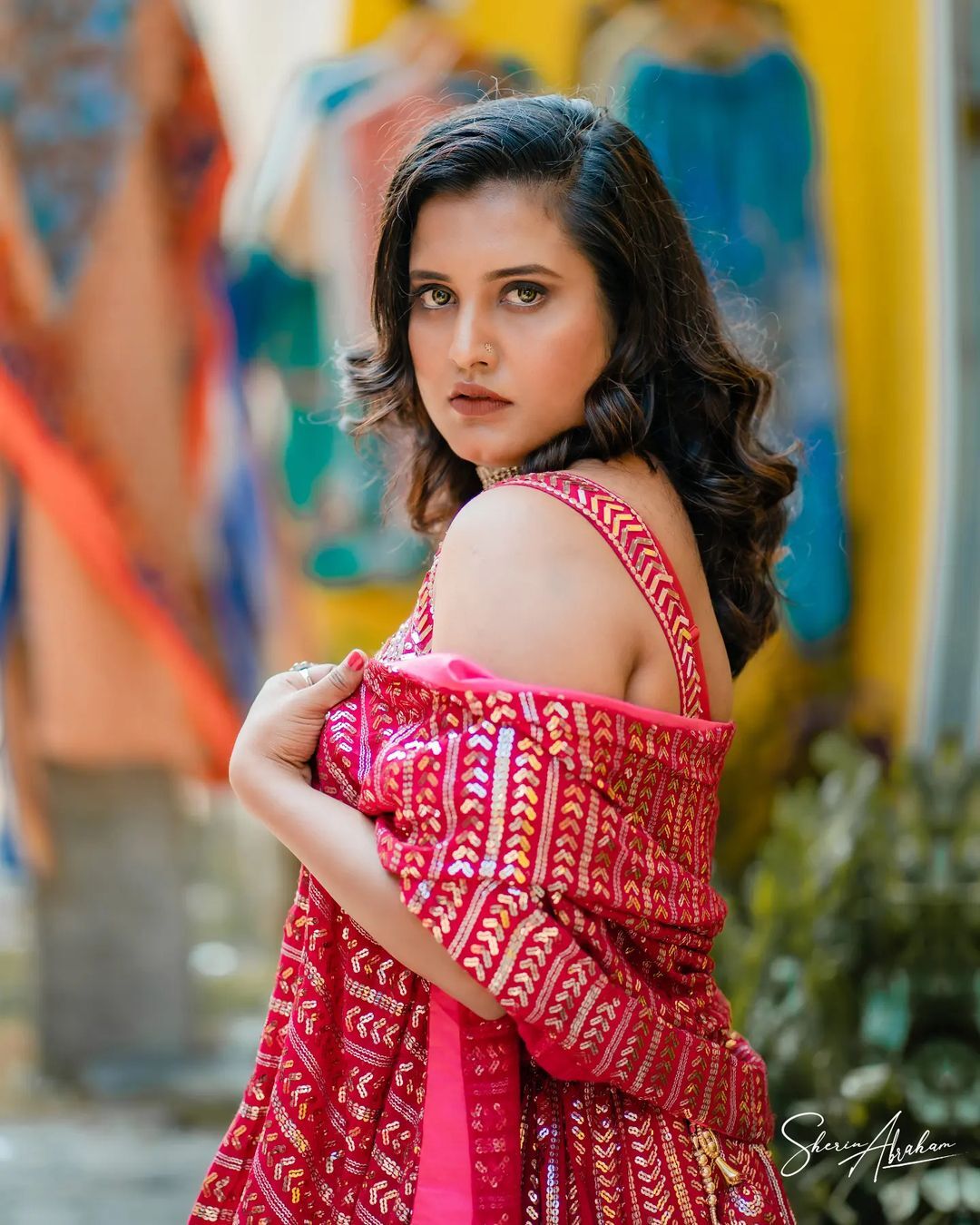 സൂപ്പര്‍ ലുക്കില്‍ റോഷ്‌ന; സോഷ്യല്‍ മീഡിയയില്‍ വൈറലായി പുതിയ ചിത്രങ്ങള്‍