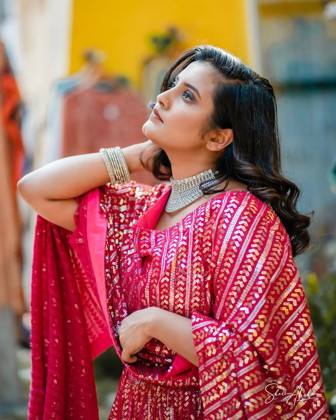 സൂപ്പര്‍ ലുക്കില്‍ റോഷ്‌ന; സോഷ്യല്‍ മീഡിയയില്‍ വൈറലായി പുതിയ ചിത്രങ്ങള്‍