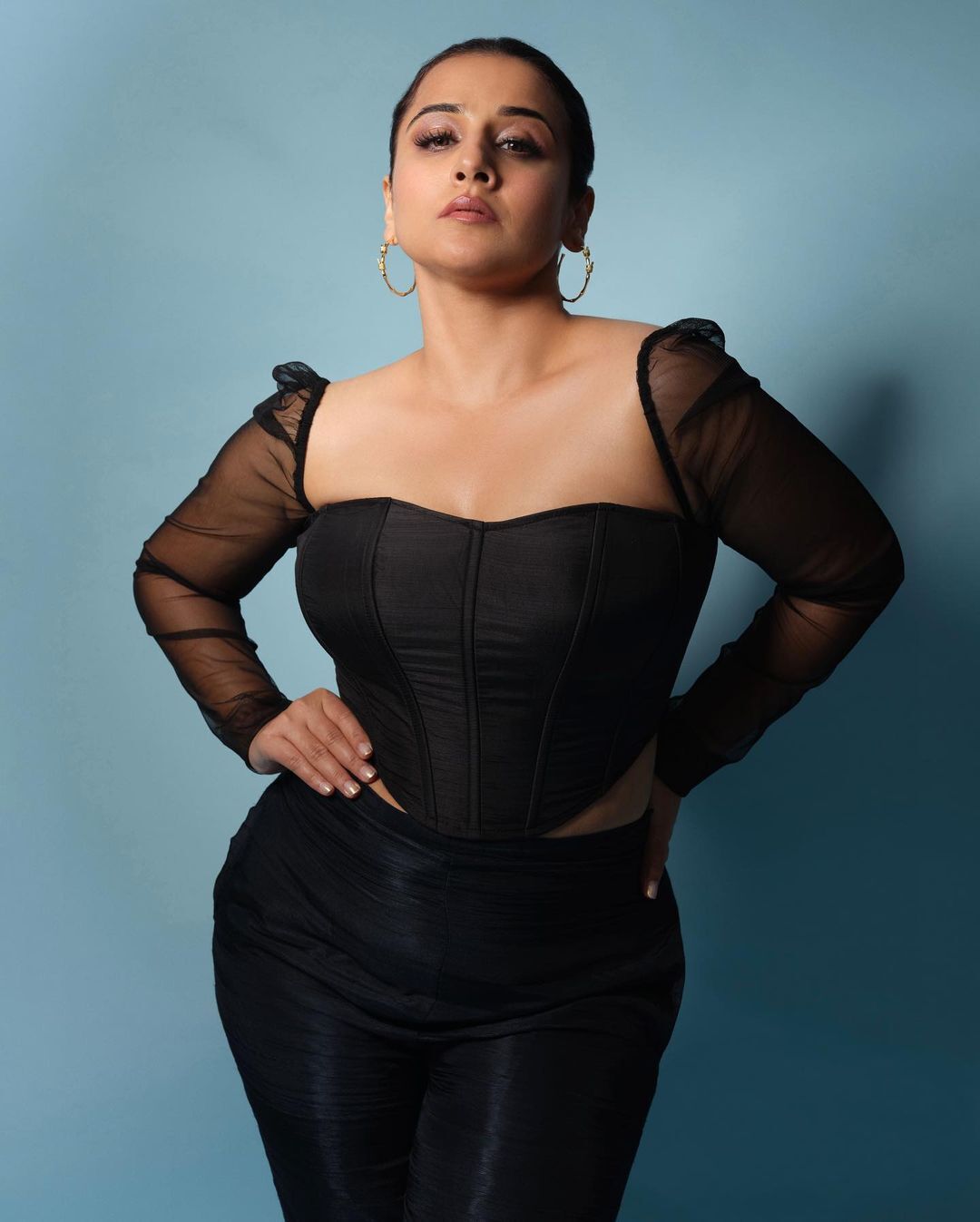 സാരിയിൽ മാത്രമല്ല ഏത് വേഷത്തിലും വിദ്യാ ബാലൻ സ്റ്റൈൽ തന്നെയാണ്, ചിത്രങ്ങൾ കാണാം