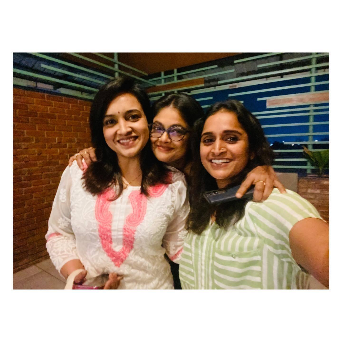 വിവാദം കത്തുമ്പോൾ യോഗം കൂടി 'അമ്മ', കൂൾ ലുക്കിൽ മോഹൻലാൽ, ചിത്രങ്ങൾ