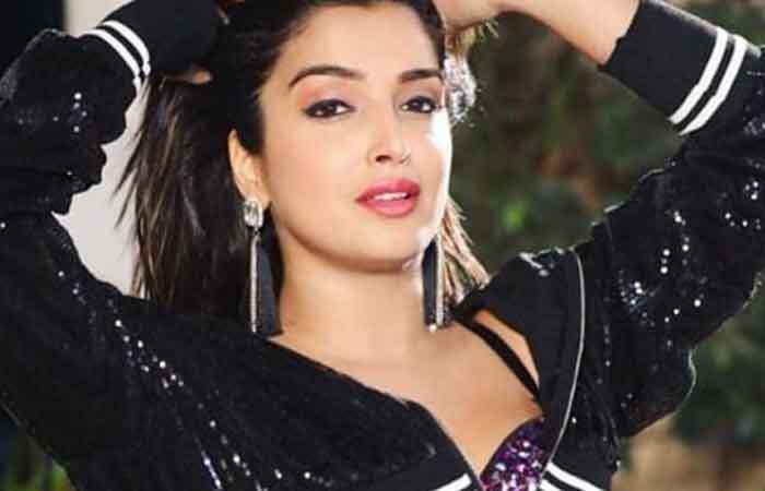 भोजपुरी एक्ट्रेस Amrapali Dubey ने शेयर की ऐसी Photos,देखने के लिए लग गई फैंस की लाइन