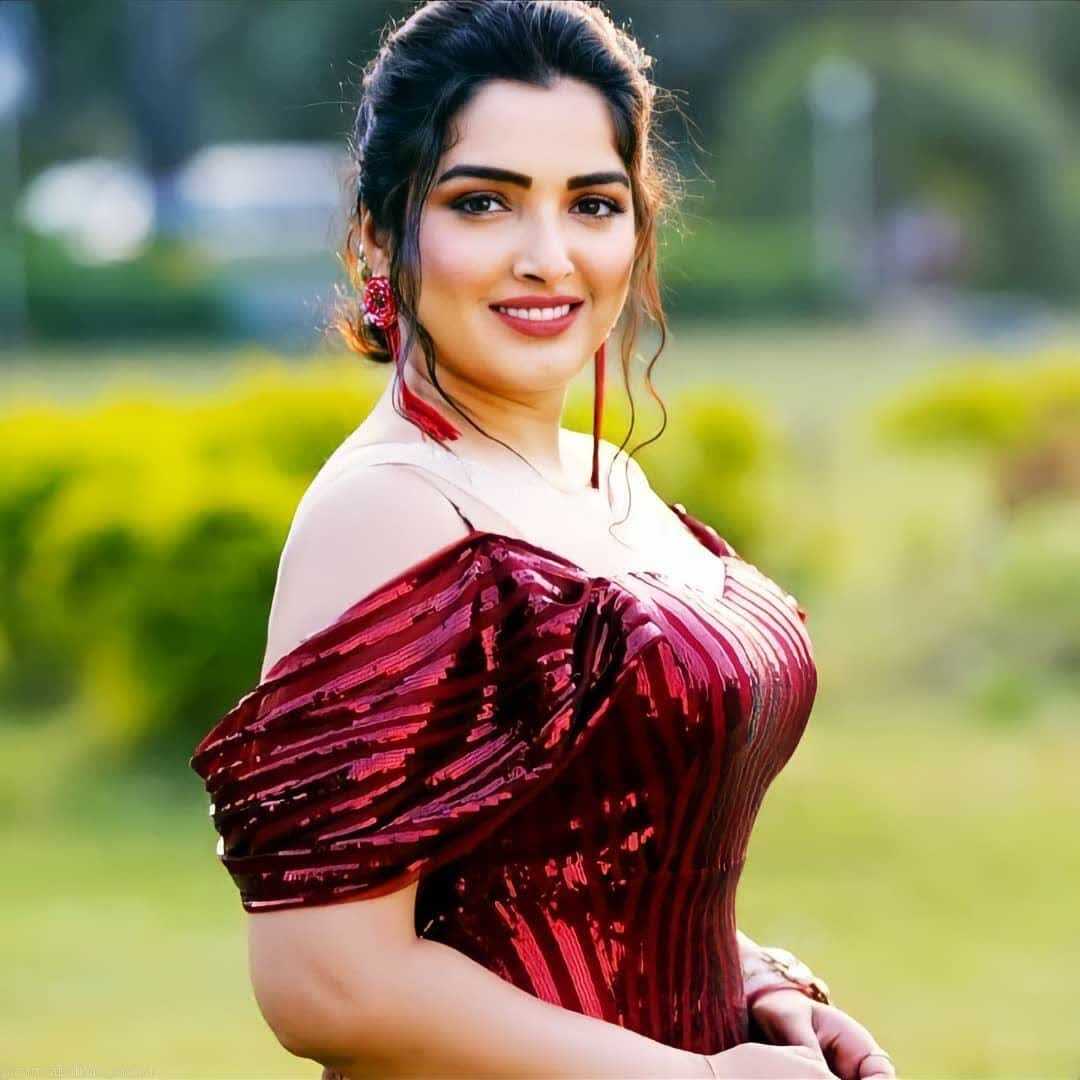 भोजपुरी एक्ट्रेस Amrapali Dubey ने शेयर की ऐसी Photos,देखने के लिए लग गई फैंस की लाइन