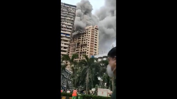 Major fire breaks out at high-rise Apt Building In Mumbai - Oneindia