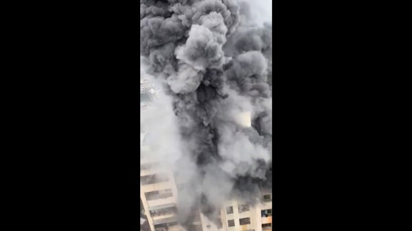 Major fire breaks out at high-rise Apt Building In Mumbai - Oneindia