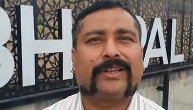 PHOTOS : மீசை வைத்தது குத்தமா.... பெரிய மீசையினால் வேலை பறிபோன சம்பவம்... மத்திய பிரதேசதில் பகீர்... படங்கள்! 