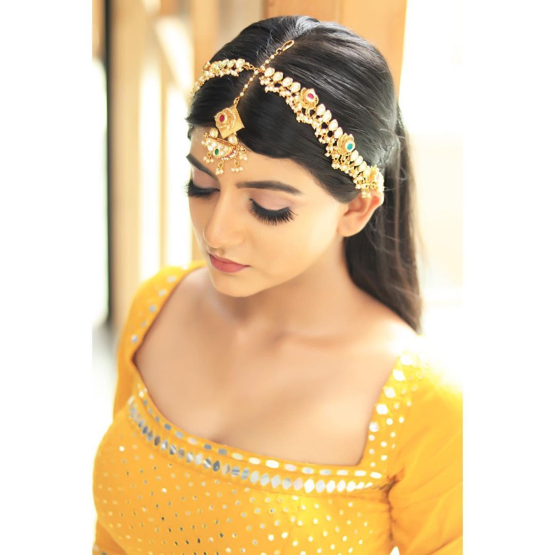 PHOTOS : மாடர்ன் ட்ரெஸ்ஸில் மார்க்கமாக தெரியும் கேப்ரியல்லா... வர்ணிக்கும் ரசிகர்கள்... படங்கள்!  