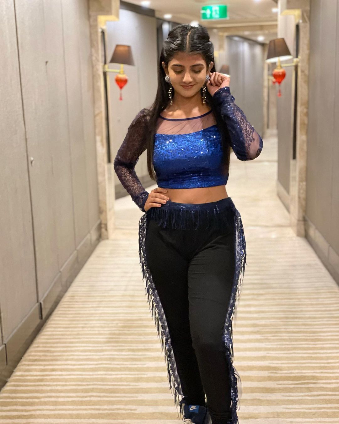 PHOTOS : மாடர்ன் ட்ரெஸ்ஸில் மார்க்கமாக தெரியும் கேப்ரியல்லா... வர்ணிக்கும் ரசிகர்கள்... படங்கள்!  