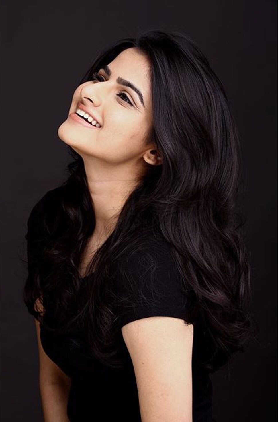 Photos: खूबसूरती के मामले में भाग्यश्री से भी दो कदम आगे हैं उनकी बेटी अवंतिका दसानी