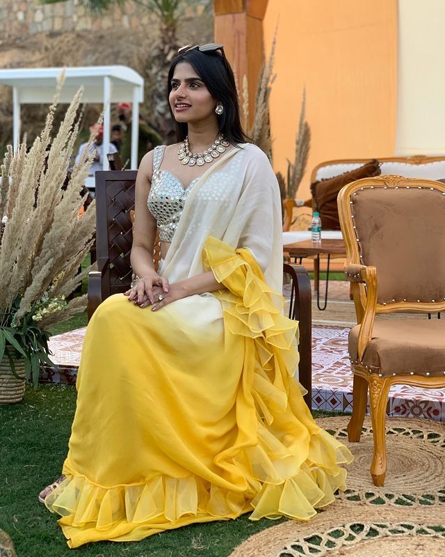 Photos: खूबसूरती के मामले में भाग्यश्री से भी दो कदम आगे हैं उनकी बेटी अवंतिका दसानी