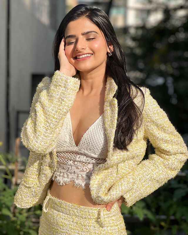 Photos: खूबसूरती के मामले में भाग्यश्री से भी दो कदम आगे हैं उनकी बेटी अवंतिका दसानी