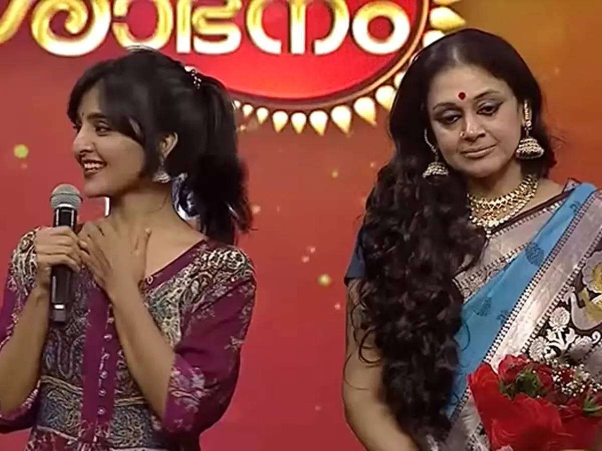 മലയാളികളുടെ എക്കാലത്തേയും ഇഷ്ട നടിമാർ: നേരില്‍ കണ്ടപ്പോള്‍ കെട്ടിപിടിച്ച് പറഞ്ഞത്, വൈറലായി ചിത്രങ്ങള്‍