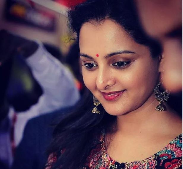 മലയാളികളുടെ എക്കാലത്തേയും ഇഷ്ട നടിമാർ: നേരില്‍ കണ്ടപ്പോള്‍ കെട്ടിപിടിച്ച് പറഞ്ഞത്, വൈറലായി ചിത്രങ്ങള്‍