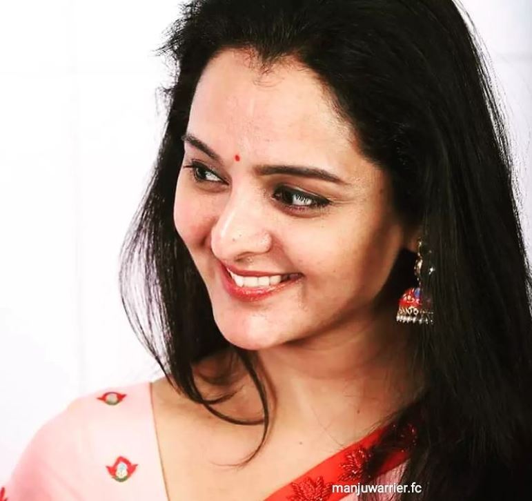 അയിഷയില്‍ മഞ്ജു വാര്യർ ഡാന്‍സ് കളിച്ച് തകർക്കും: പഠിപ്പിക്കാനെത്തിയത് പ്രഭുദേവ