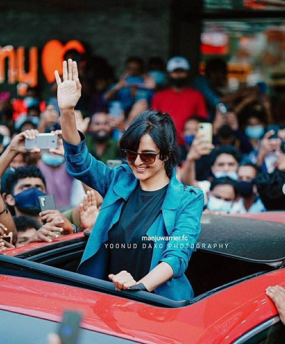 അയിഷയില്‍ മഞ്ജു വാര്യർ ഡാന്‍സ് കളിച്ച് തകർക്കും: പഠിപ്പിക്കാനെത്തിയത് പ്രഭുദേവ