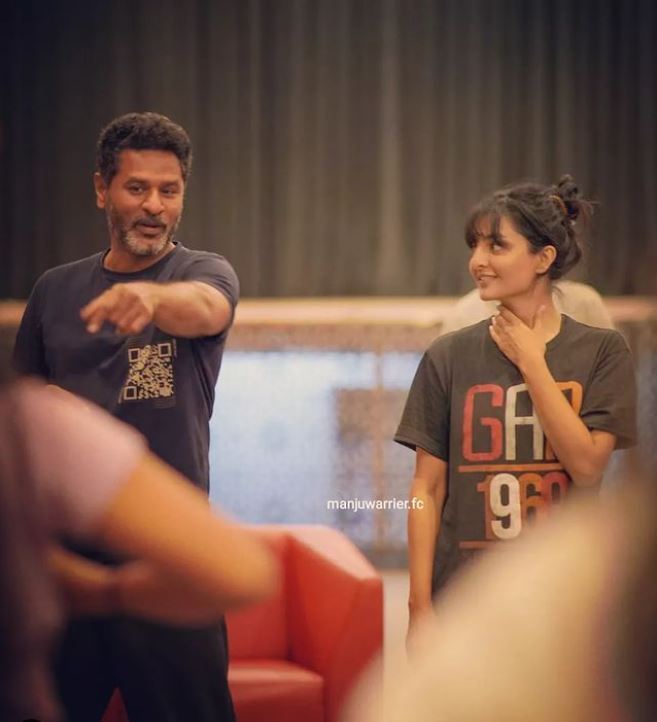 അയിഷയില്‍ മഞ്ജു വാര്യർ ഡാന്‍സ് കളിച്ച് തകർക്കും: പഠിപ്പിക്കാനെത്തിയത് പ്രഭുദേവ