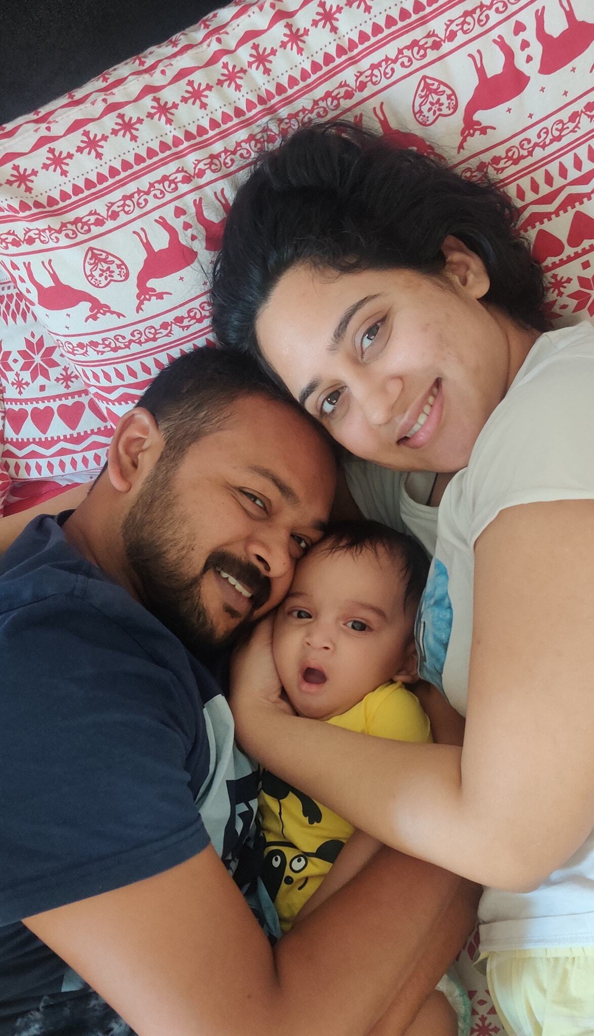 ഭര്‍ത്താവിനെയും കുഞ്ഞു ലൂക്കയെയും ചേര്‍ത്ത് പിടിച്ച് മിയ ജോര്‍ജ്; ഫോട്ടോ പങ്കുവച്ച് താരം