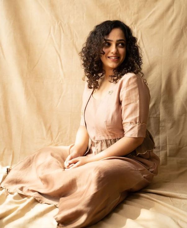 തെന്നിന്ത്യ കീഴടക്കിയ മലയാളി പെണ്‍ക്കൊടി: നിത്യ മേനോന്റെ പുതിയ ചിത്രങ്ങള്‍ വൈറലാവുന്നു