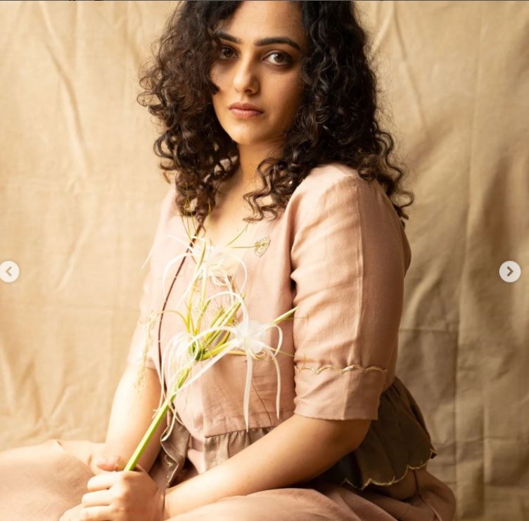 തെന്നിന്ത്യ കീഴടക്കിയ മലയാളി പെണ്‍ക്കൊടി: നിത്യ മേനോന്റെ പുതിയ ചിത്രങ്ങള്‍ വൈറലാവുന്നു