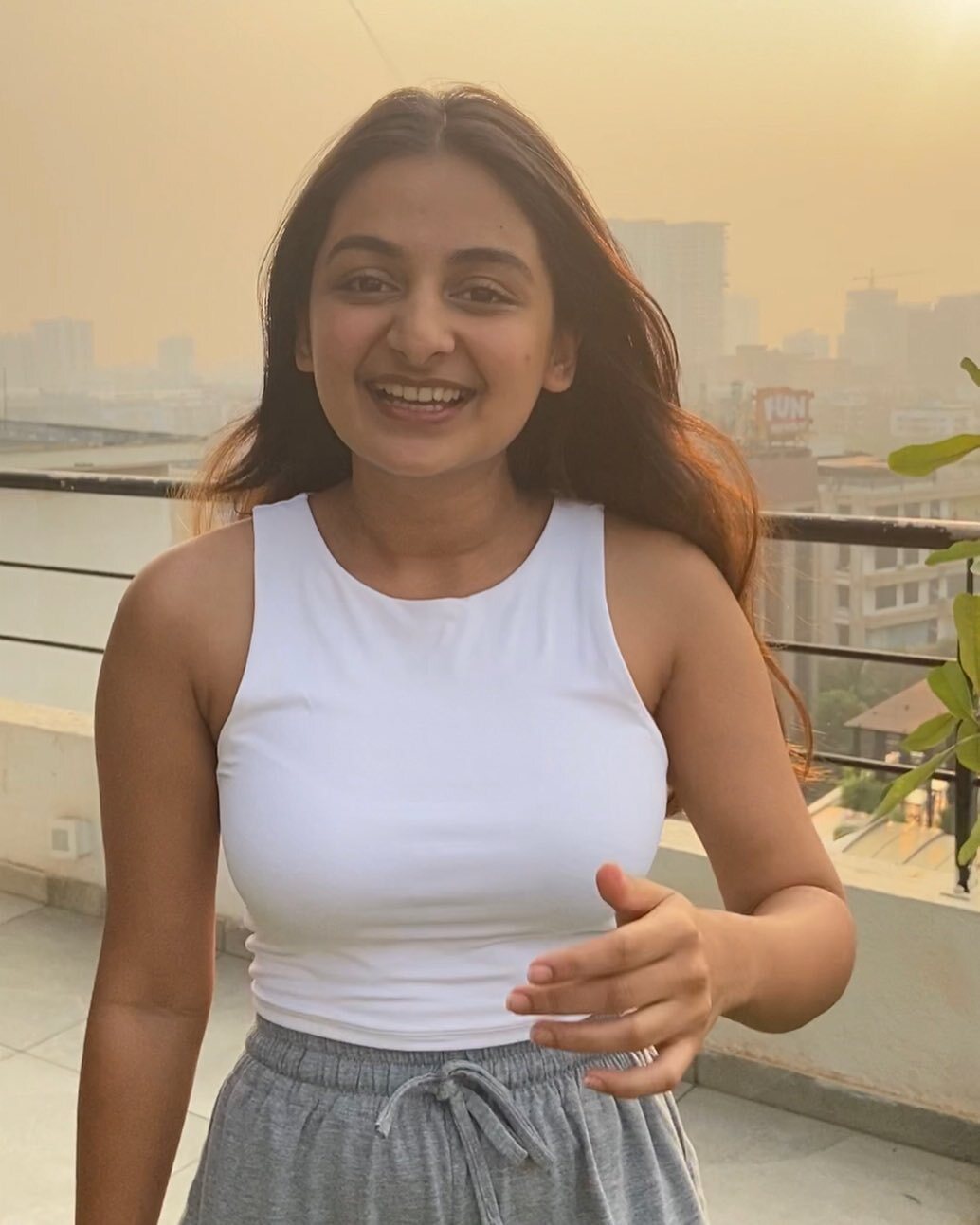 ഇതാണ് എന്റെ ഫേവറൈറ്റ് സിറ്റി: വൈറലായി എസ്തർ അനിലിന്റെ പുതിയ ചിത്രങ്ങള്‍ 