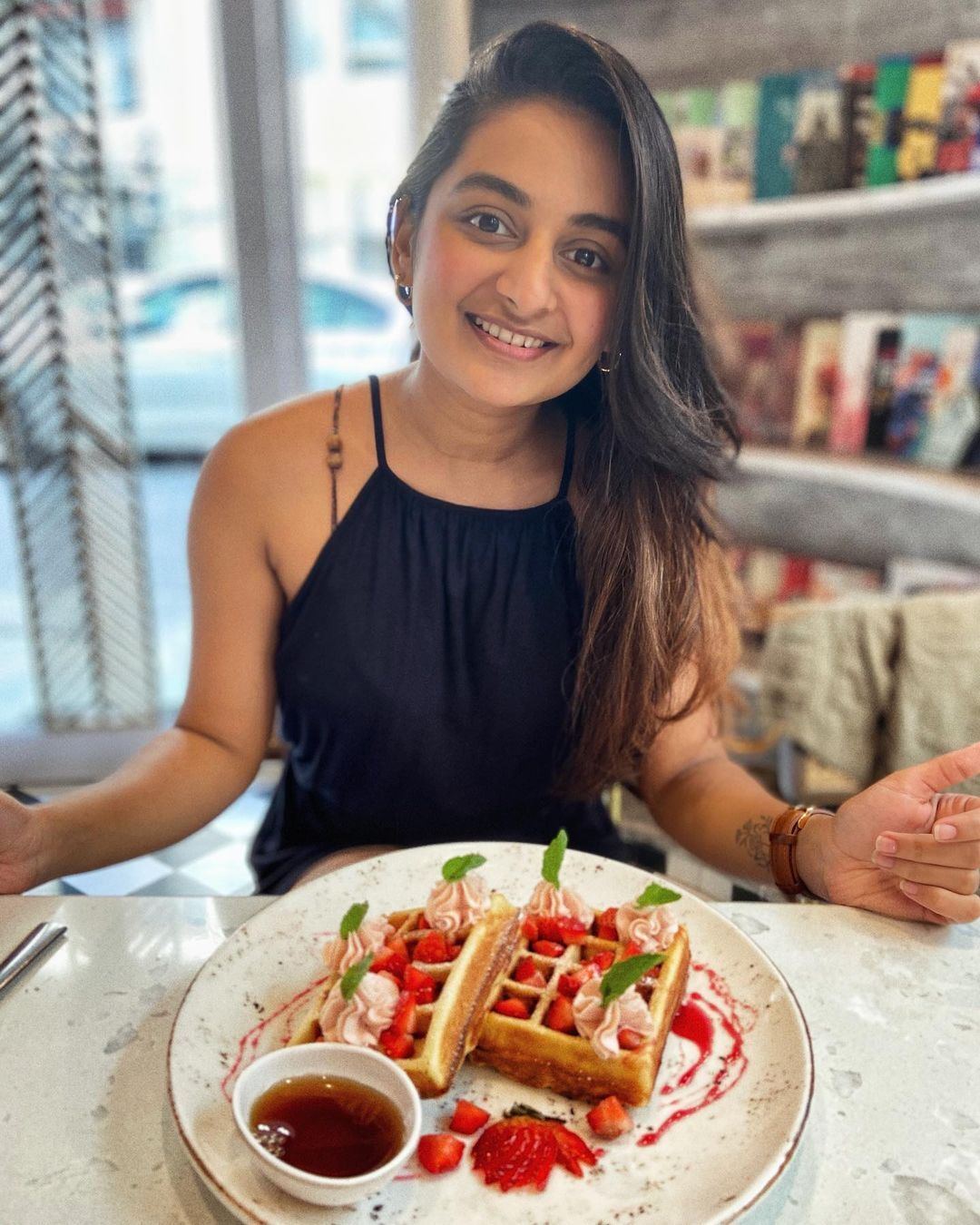 ഇതാണ് എന്റെ ഫേവറൈറ്റ് സിറ്റി: വൈറലായി എസ്തർ അനിലിന്റെ പുതിയ ചിത്രങ്ങള്‍ 