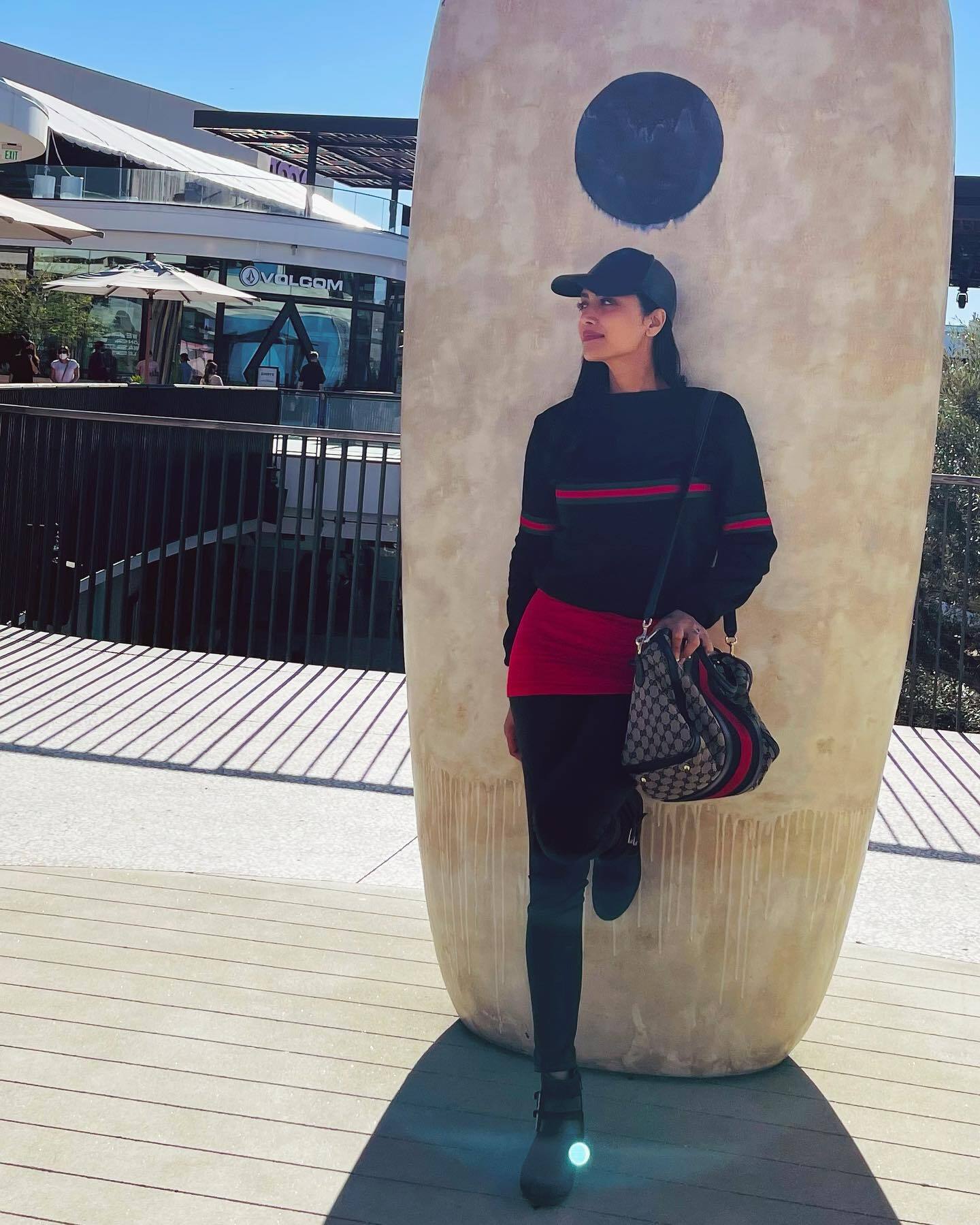 സ്വിമ്മിങ് സ്യൂട്ടില്‍ നടി മംമ്ത മോഹന്‍ദാസ്; താരത്തിന്റെ പുതിയ ഫോട്ടോ വൈറല്‍