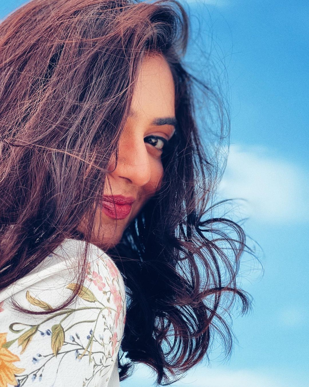 എല്ലാവരും ഒരു ചിയേഴ്സ് പറഞ്ഞേ: പുത്തന്‍ ചിത്രവുമായി നസ്രിയ ഫഹദ്, ഏറ്റെടുത്ത് ആരാധകർ