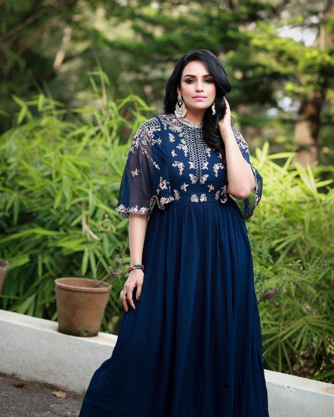 ഉൻ സ്റ്റൈലും അഴകും ഉന്നെ വിട്ടുപോകലെ: വൈറലായി ശ്വേതാ മേനോന്റെ പുത്തന്‍ ചിത്രങ്ങള്‍