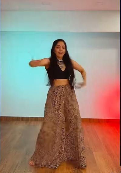 തകർപ്പന്‍ ഡാന്‍സ് ചുവടുകളുമായി അഹാന കൃഷ്ണ: നിമിഷ നേരം കൊണ്ട് വൈറല്‍