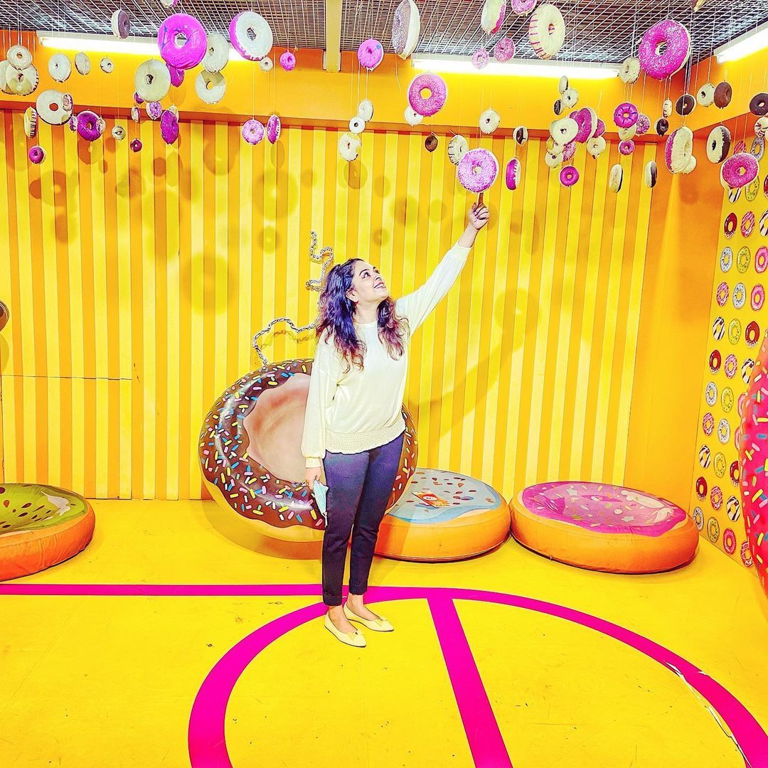 ഞാന്‍ ഭാഗ്യവതിയല്ല, അനുഗ്രഹിക്കപ്പെട്ടവള്‍: ലേഡി സൂപ്പർ സ്റ്റാറിനൊപ്പമുള്ള ചിത്രം പങ്കുവെച്ച് രാധിക