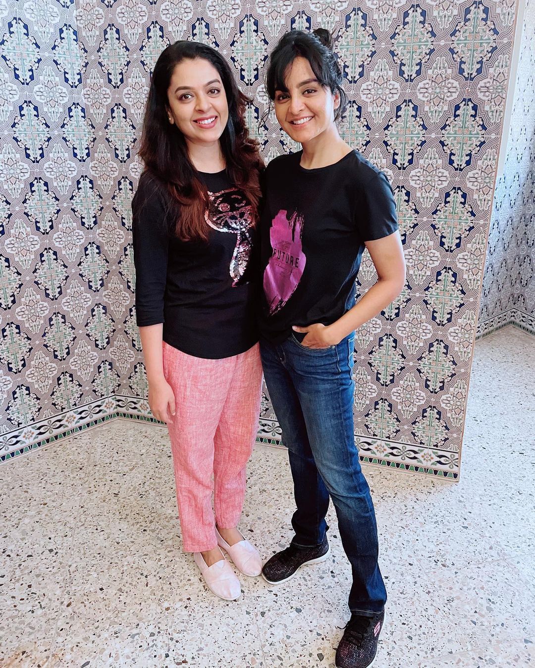 ഞാന്‍ ഭാഗ്യവതിയല്ല, അനുഗ്രഹിക്കപ്പെട്ടവള്‍: ലേഡി സൂപ്പർ സ്റ്റാറിനൊപ്പമുള്ള ചിത്രം പങ്കുവെച്ച് രാധിക