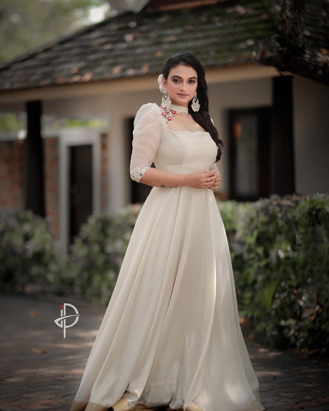 ഇത് കൃഷ്ണ പ്രഭ തന്നെയാണോ? കിടിലൻ ബീച്ച് ലുക്കിൽ നടി, ചിത്രങ്ങൾ