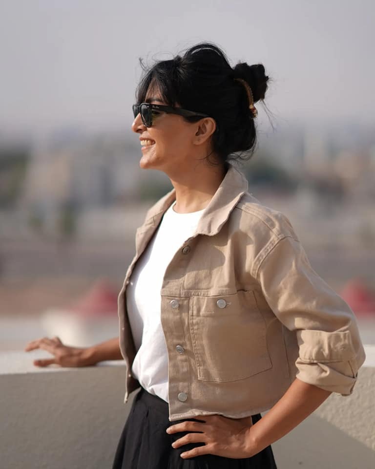 ഏത് കോളേജിലാ പഠിക്കുന്നത്? ഗൾഫിൽ നിന്ന് ഫ്രീക്ക് ലുക്കിൽ മഞ്ജു വാര്യർ, ചിത്രങ്ങൾ വൈറൽ