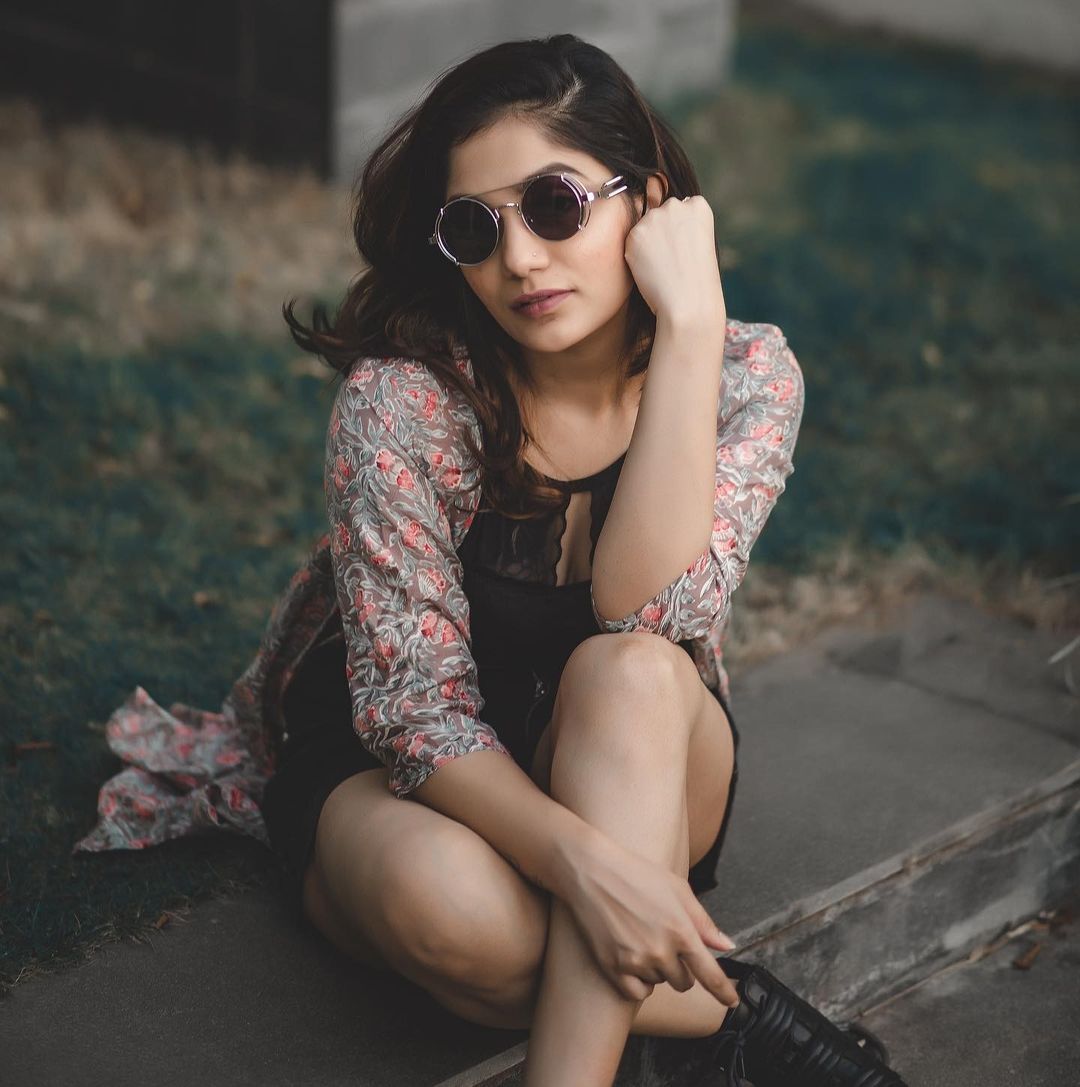 ഗ്ലാമറസില്‍ തിളങ്ങി ആര്യ; ഫോട്ടോഷൂട്ട് പൊളിച്ചെന്ന് ആരാധകര്‍, വൈറല്‍ ചിത്രങ്ങള്‍