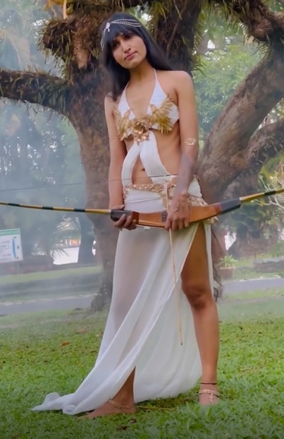 'ലജ്ജ തോന്നുന്നില്ല, എന്റെ ശരീരം എന്റെ കവചം', ബിഗ് ബോസ് താരം ഡിംപൽ ഭാലിന്റെ കിടിലൻ ഫോട്ടോഷൂട്ട് ചിത്രങ്ങൾ