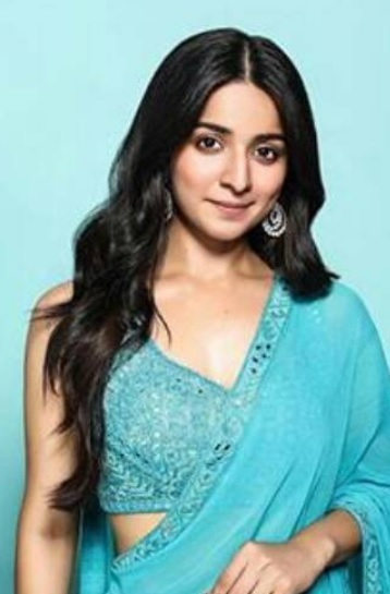  'सपने सुहाने लड़कपन ..'  की सीधी-सादी Mahima Makwana आज बन चुकी है Hot Babe