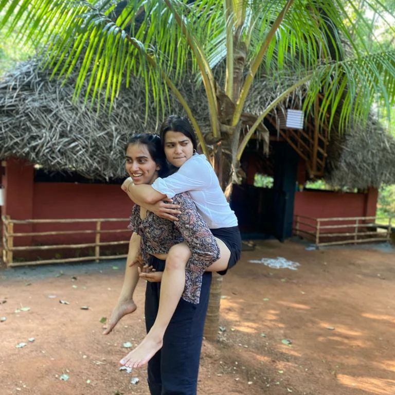 ജയറാമിന്റെ മകൾ മാളവിക സിനിമയിലേക്കോ? അഭിനയക്കളരിയിൽ നിന്നുളള ചിത്രങ്ങൾ