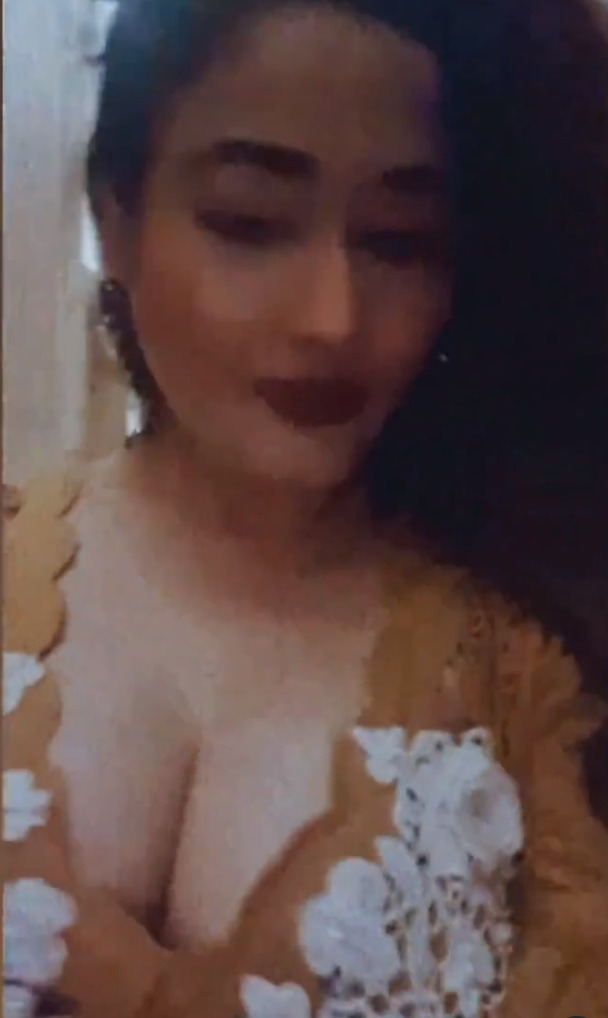 PHOTOS : எம்மாடியோ... என்ன ஒரு கவர்ச்சி...  ஏங்க வைக்கும் கிரண்... உச்சு கொட்ட வைக்கும் நச் படங்கள் இதோ!   