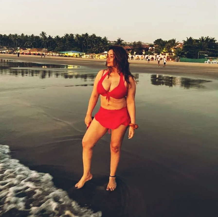 PHOTOS : எம்மாடியோ... என்ன ஒரு கவர்ச்சி...  ஏங்க வைக்கும் கிரண்... உச்சு கொட்ட வைக்கும் நச் படங்கள் இதோ!   