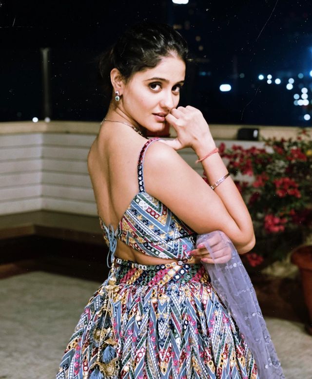 Photos: जानिए एक एपिसोड का कितना चार्ज करती हैं 'गुम हैं किसी के प्यार में' फेम सई जोशी उर्फ आयशा सिंह