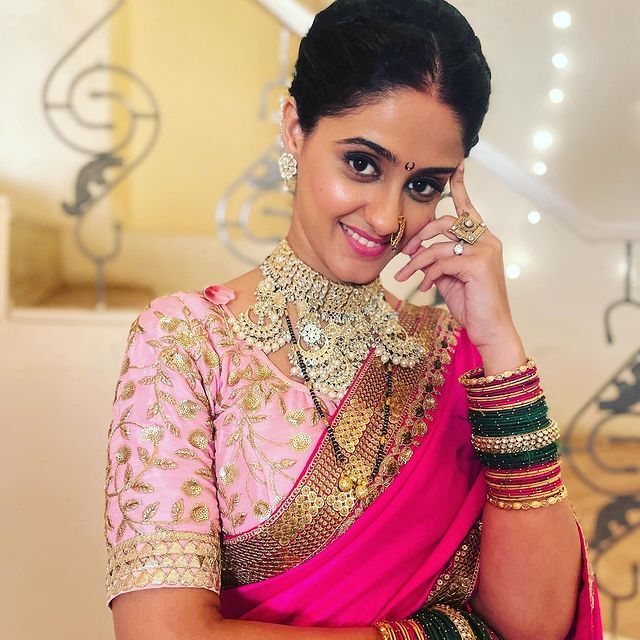 Photos: जानिए एक एपिसोड का कितना चार्ज करती हैं 'गुम हैं किसी के प्यार में' फेम सई जोशी उर्फ आयशा सिंह