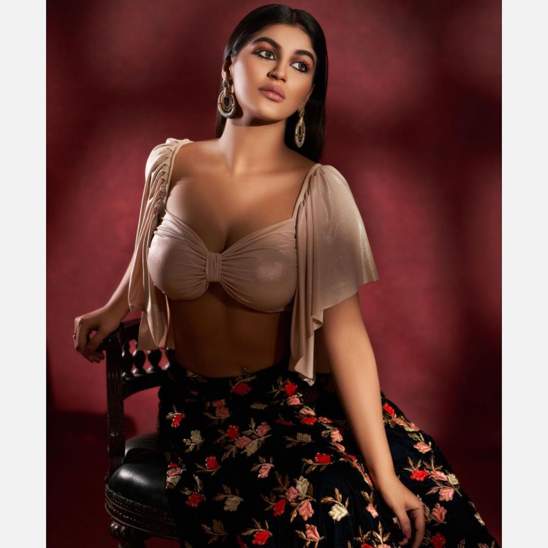 PHOTOS : மீண்டும் மீண்டும் பார்க்கத் தூண்டும் நடிகை யாஷிகாவின் நச் கவர்ச்சி படங்கள் இதோ!  