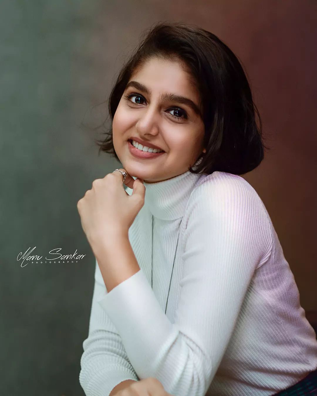 'അനശ്വര വൻ സൂപ്പറാണ്' ഇതെന്തൊരു മാറ്റമെന്ന് ആരാധകർ... മോഡേൺ ലുക്കിൽ തിളങ്ങി താരം