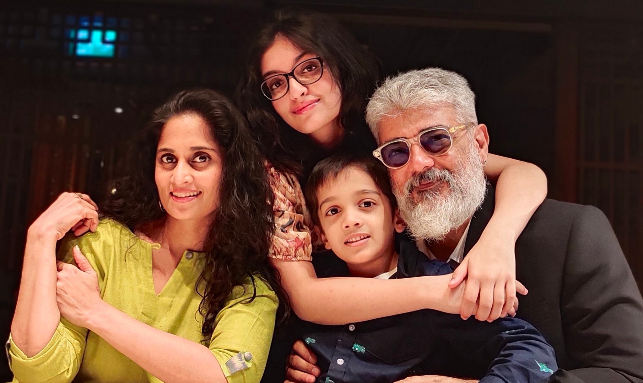 ഏറെ കാലത്തിന് ശേഷം അജിതിന്റെ കുടുംബ ചിത്രം പുറത്ത്; ഏറ്റെടുത്ത് ആരാധകര്‍, വൈറല്‍