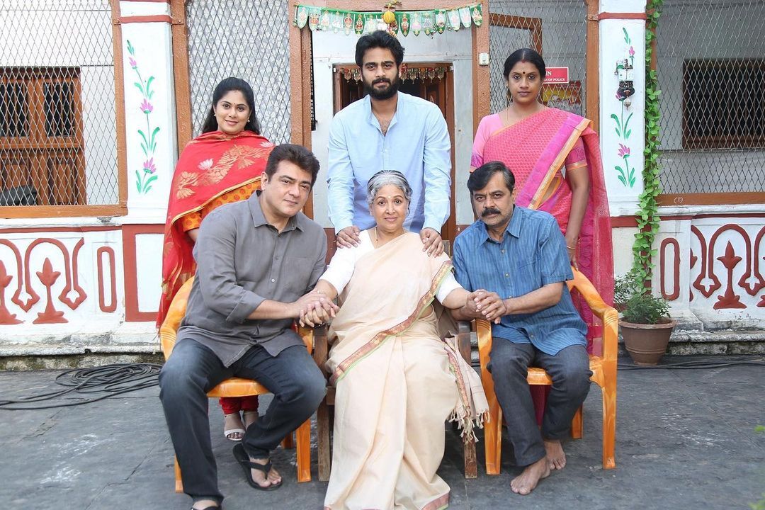 ഏറെ കാലത്തിന് ശേഷം അജിതിന്റെ കുടുംബ ചിത്രം പുറത്ത്; ഏറ്റെടുത്ത് ആരാധകര്‍, വൈറല്‍