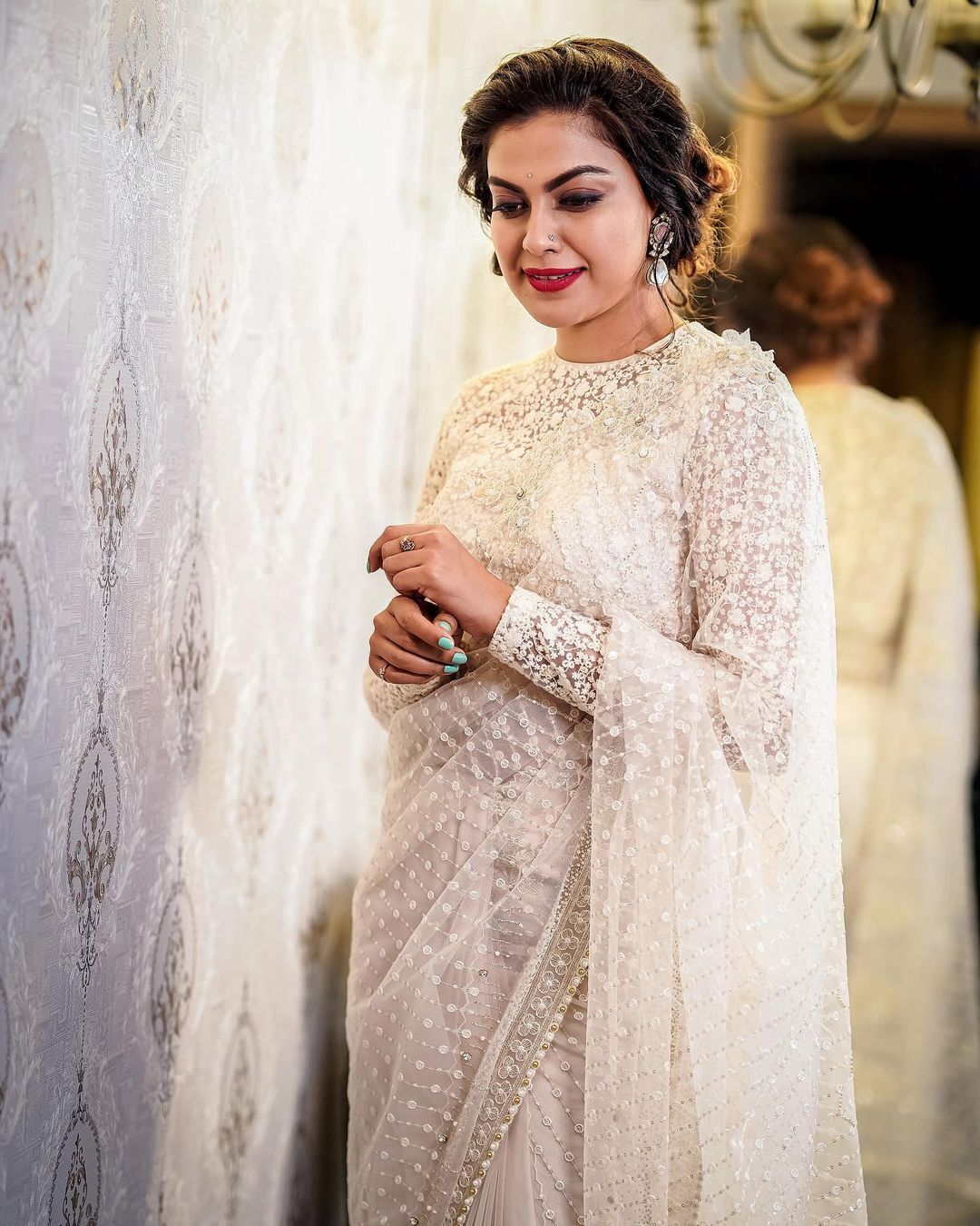  'അനുശ്രീ മുത്താണ്'......പേൾ അഴകിൽ നടിയുടെ എലഗന്റ് ഫോട്ടോസ്.. വൈറൽ 