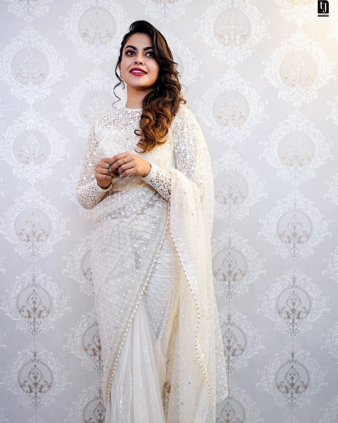  'അനുശ്രീ മുത്താണ്'......പേൾ അഴകിൽ നടിയുടെ എലഗന്റ് ഫോട്ടോസ്.. വൈറൽ 